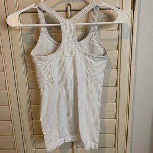 White lululemon tank top